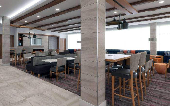 La Quinta Inn & Suites by Wyndham Mount Laurel / Moorestown