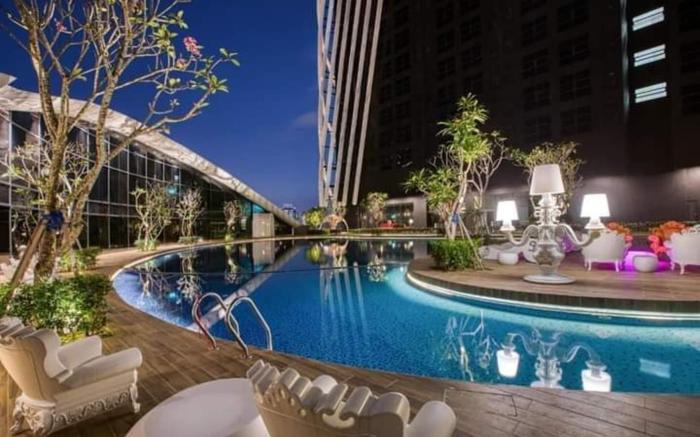 Luxury Duplex Condo Retreat v 2 Parking by Verano