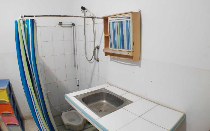 Charis Homestay ( kamar single) 