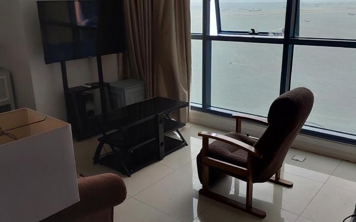 2BR Suites Facing Dolomite Beach, US Embassy