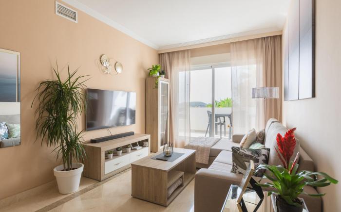 CALANOVA - Magnificent apartment with shared pool and free WiFi