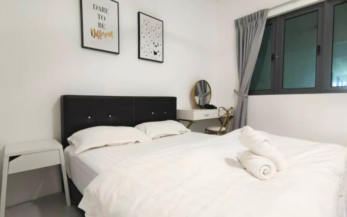 DeLuma@Meritus 6pax City View(0803)