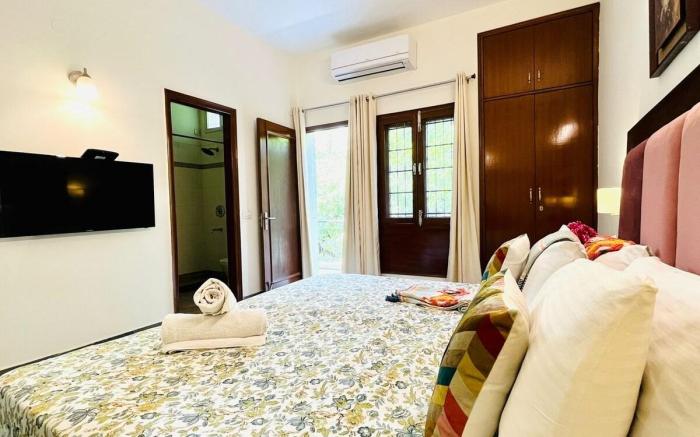 BluO 2BHK Panchsheel Enclave -Balcony, Parking