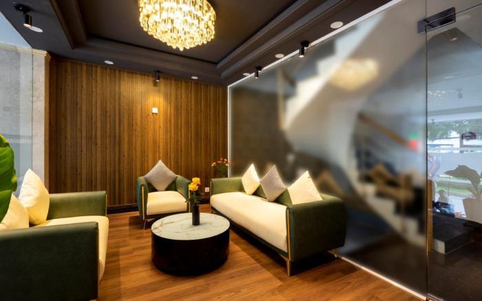 La Airport Tan Binh Hotel
