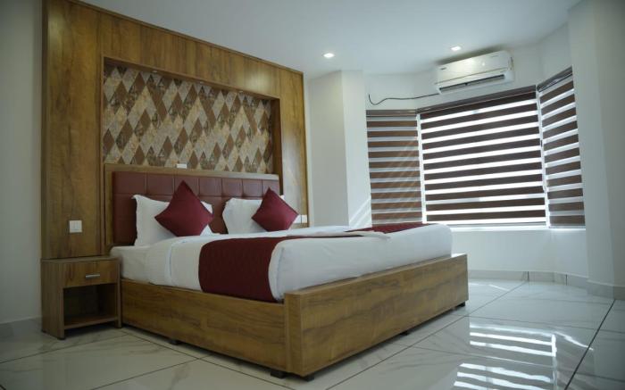 Mayo suites