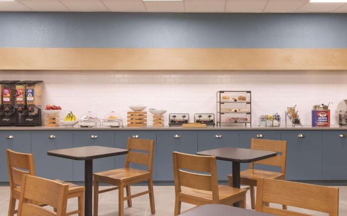 Country Inn & Suites by Radisson, North Little Rock, AR