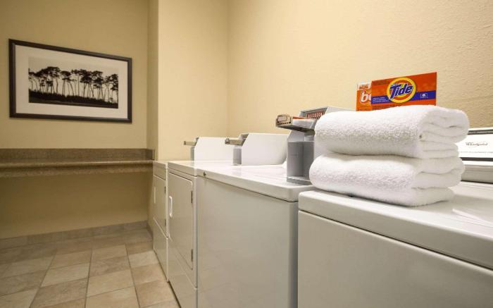 Country Inn & Suites by Radisson, Monterey Beachfront-Marina, CA