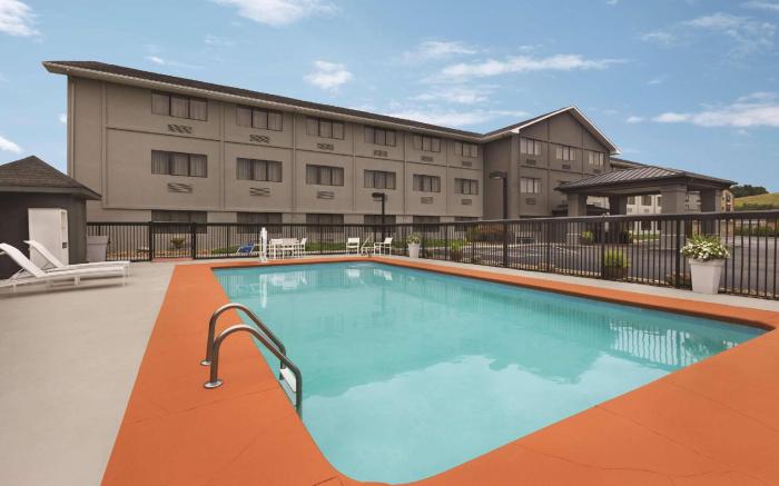 Country Inn & Suites by Radisson, Abingdon, VA