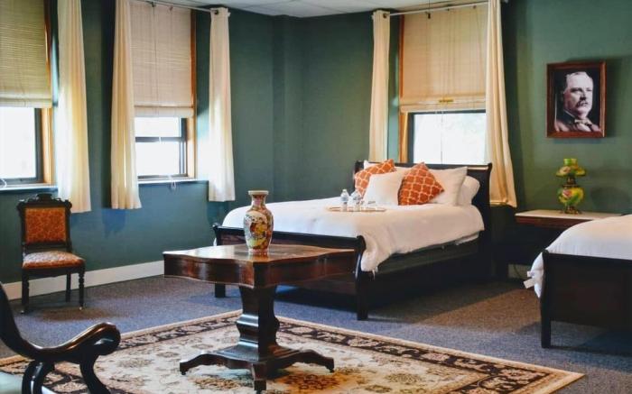 Sherman Inn