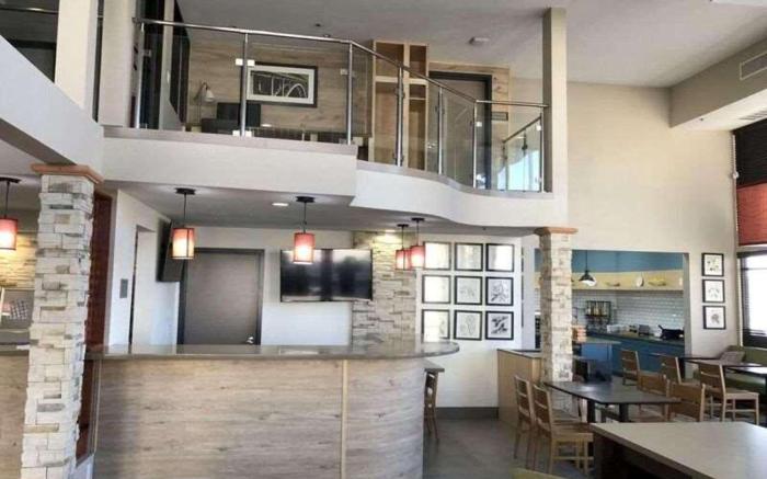 Country Inn & Suites by Radisson, Bakersfield, CA