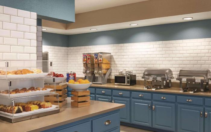 Country Inn & Suites by Radisson, Nashville Airport East, TN