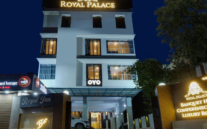 Townhouse Royal Inn
