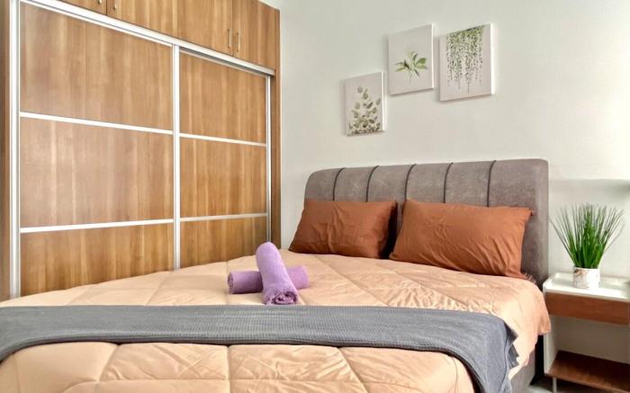 Cozy 2BR Suite with Balcony