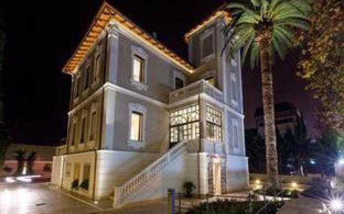 Hotel 900
