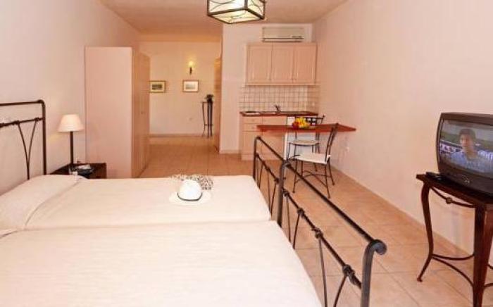 Lambrinos Suites
