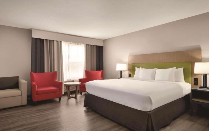 Country Inn & Suites by Radisson, Waterloo, IA