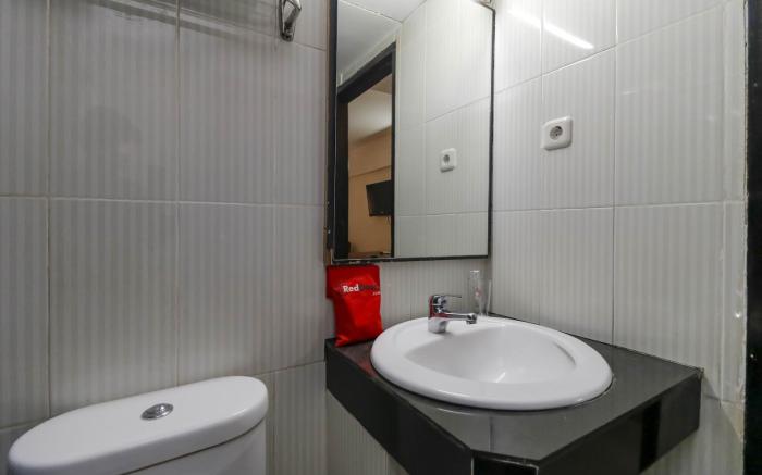RedDoorz Plus @ Grand Populer Hotel