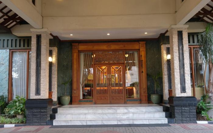 Diamond Hotel Solo