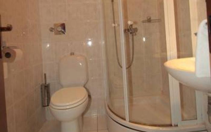 Happy Brothers - Center of Split