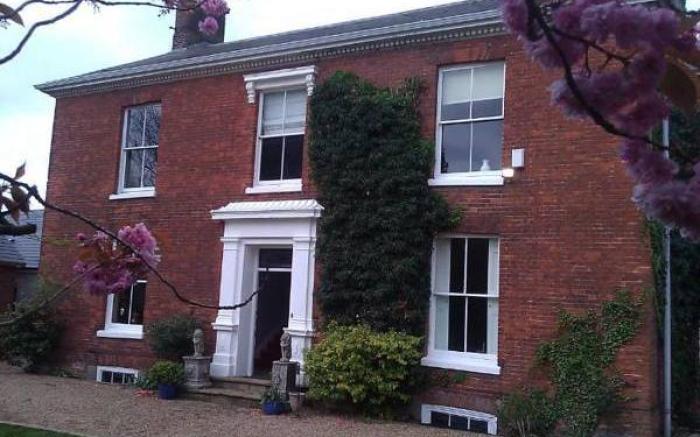 Glendower Guest Apartments