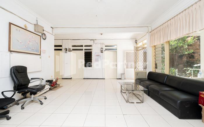 Dukuh Kupang Residence Mitra RedDoorz
