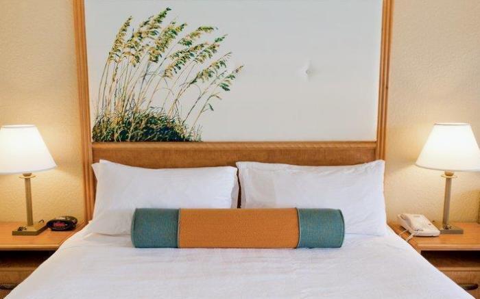 Spark by Hilton Sarasota Siesta Key Gateway