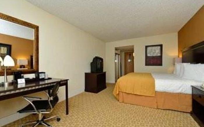 Days Inn by Wyndham Sherman