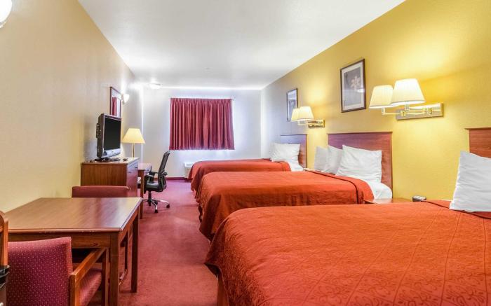 Holiday Inn Express Wichita North - Park City By IHG