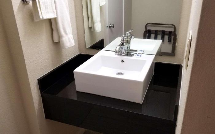 Americas Best Value Inn Marshall