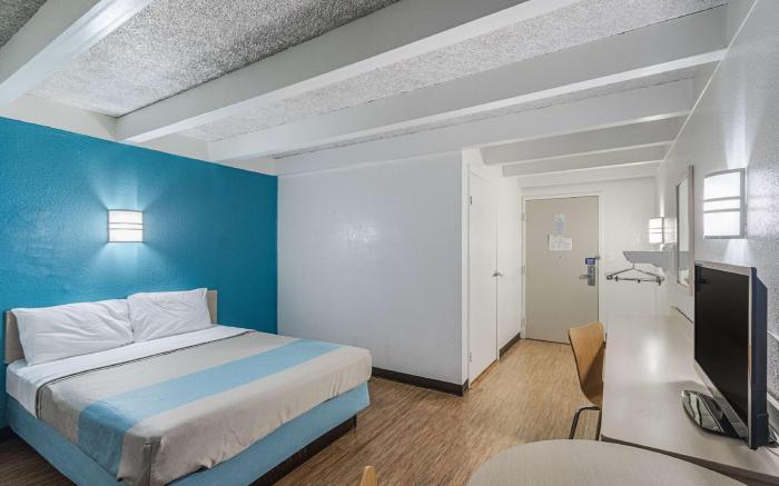 Motel 6 Kokomo, IN