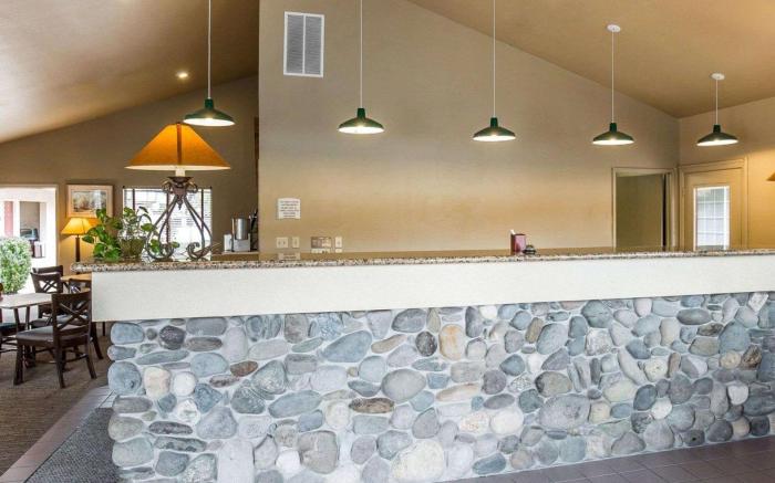 Quality Inn & Suites Minden