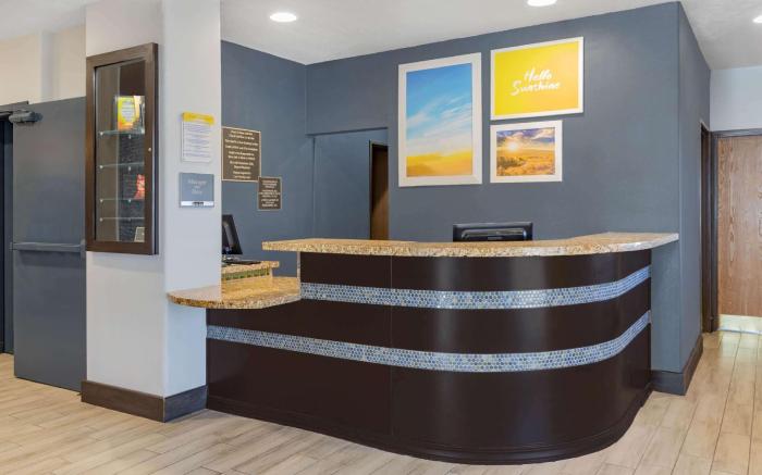 Days Inn by Wyndham Bernalillo