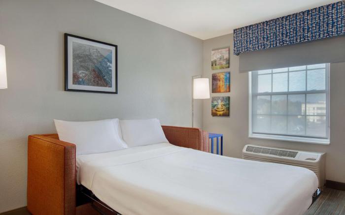 Hampton Inn & Suites Yonkers