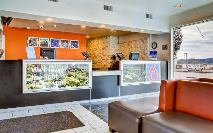 Motel 6 Coos Bay, OR