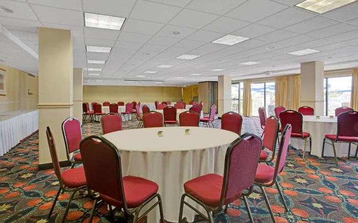 Ramada by Wyndham Sarasota Waterfront