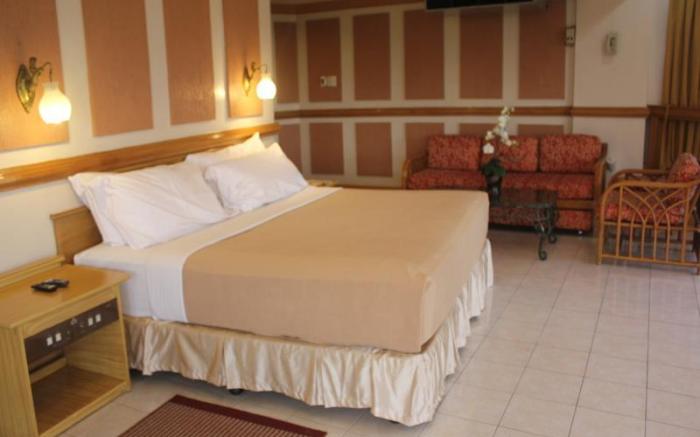 Elegant Circle Inn