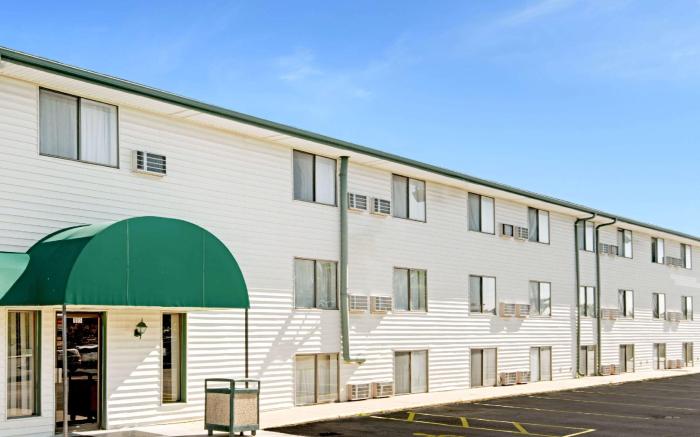 Baymont by Wyndham Liberty MO