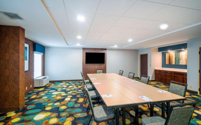 Spark by Hilton Bardstown