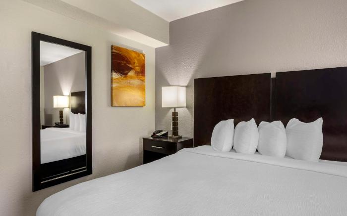 Best Western Plus Jonesboro Inn & Suites