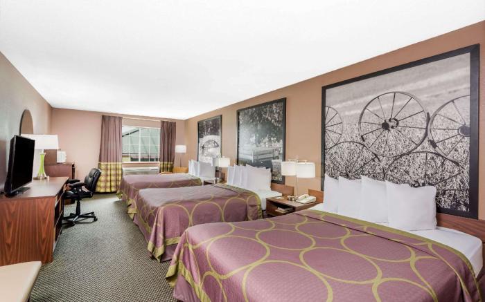 Super 8 by Wyndham Winfield/Quail Ridge Area