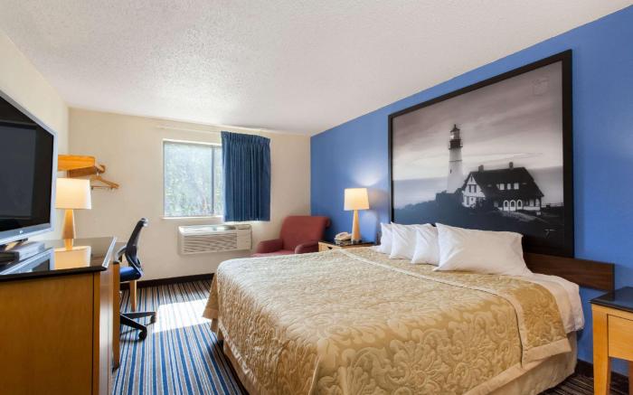Super 8 By Wyndham Lewiston Auburn Area