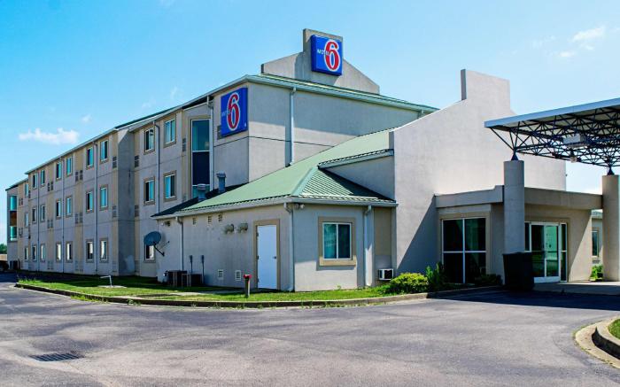 Motel 6 Seymour, IN - North