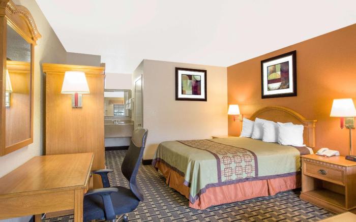 Days Inn by Wyndham Monroe LA