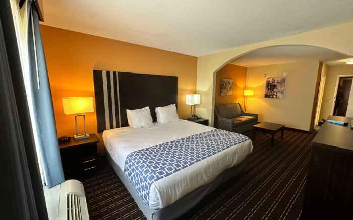 Best Western Plus Bass Hotel & Suites
