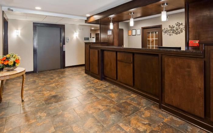 Best Western Crown Inn and Suites