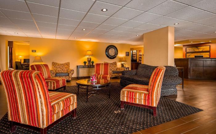 Best Western Plus Parkway Hotel