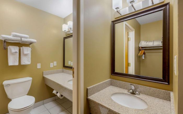 Best Western Falcon Plaza - Bowling Green