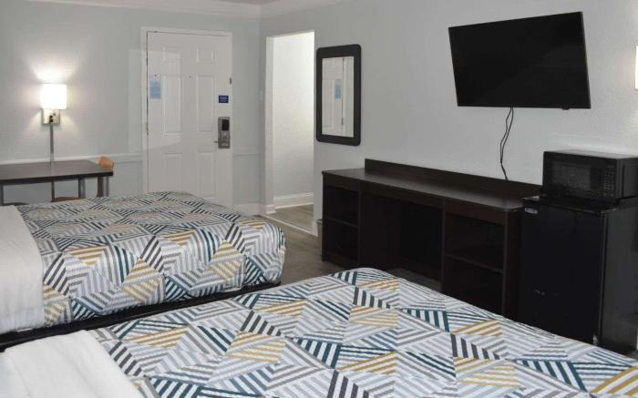 Motel 6 Hazelwood, MO