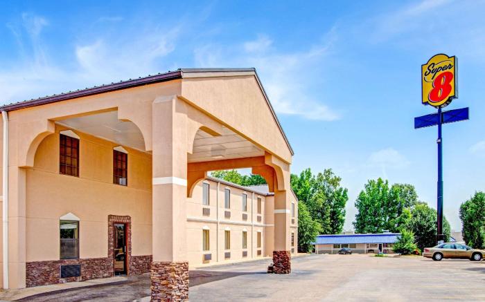 Super 8 By Wyndham Forrest City