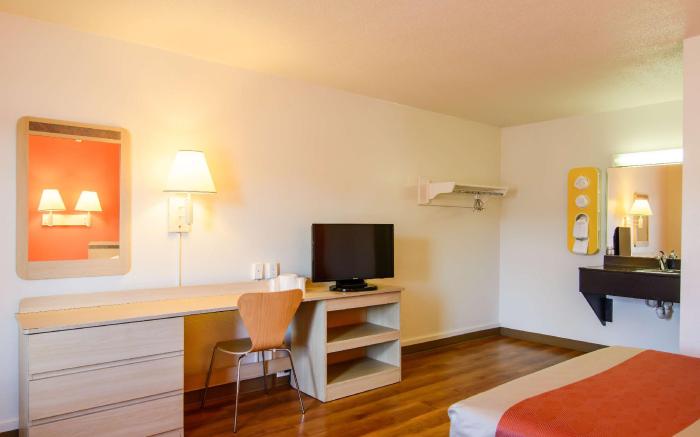 Motel6 Leominster, MA